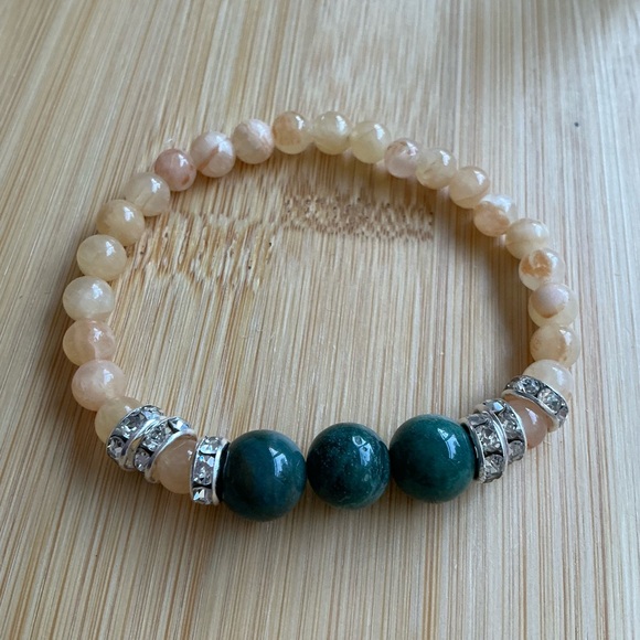 Yellow Jade and Moss Agate Bracelet - Picture 2 of 3
